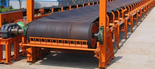 重型槽型皮帶輸送機.jpg 重型槽型皮帶輸送機.jpg