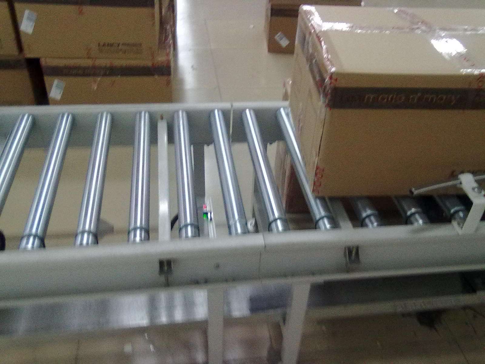 無動力滾筒輸送機(jī).jpg 無動力滾筒輸送機(jī).jpg