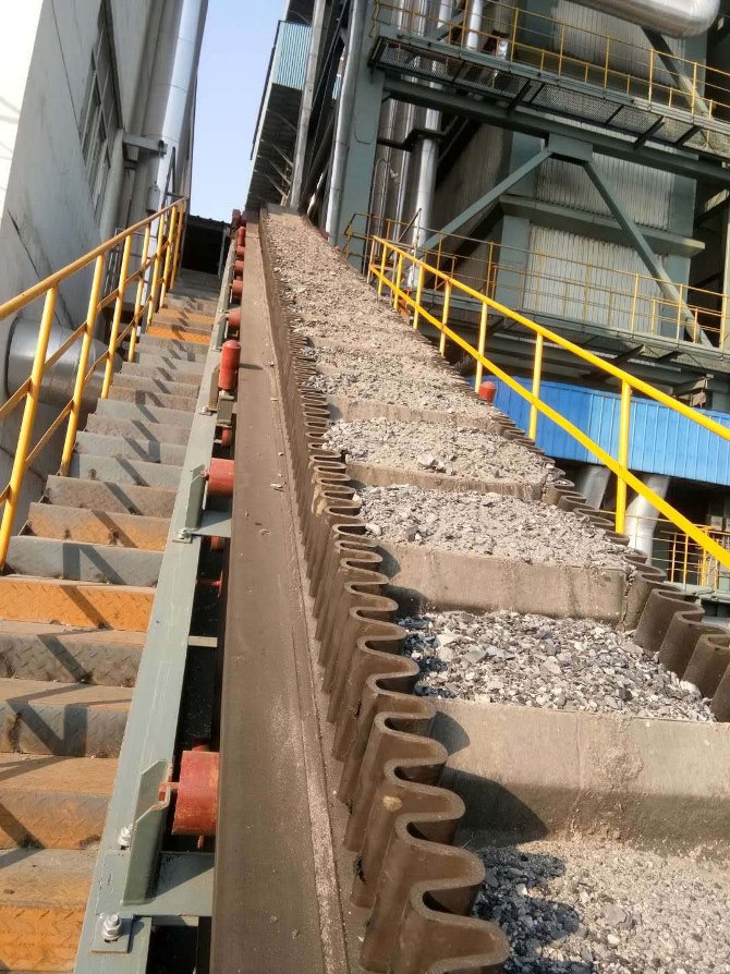 TD75型甘肅膠帶輸送機.jpg TD75型甘肅膠帶輸送機.jpg