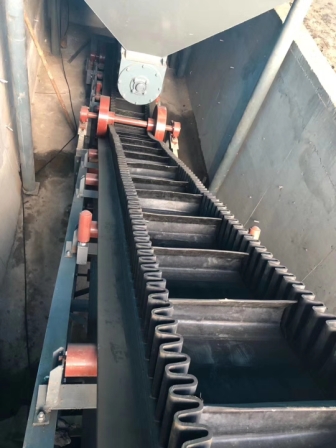 煙臺(tái)石料場皮帶傳送機(jī)