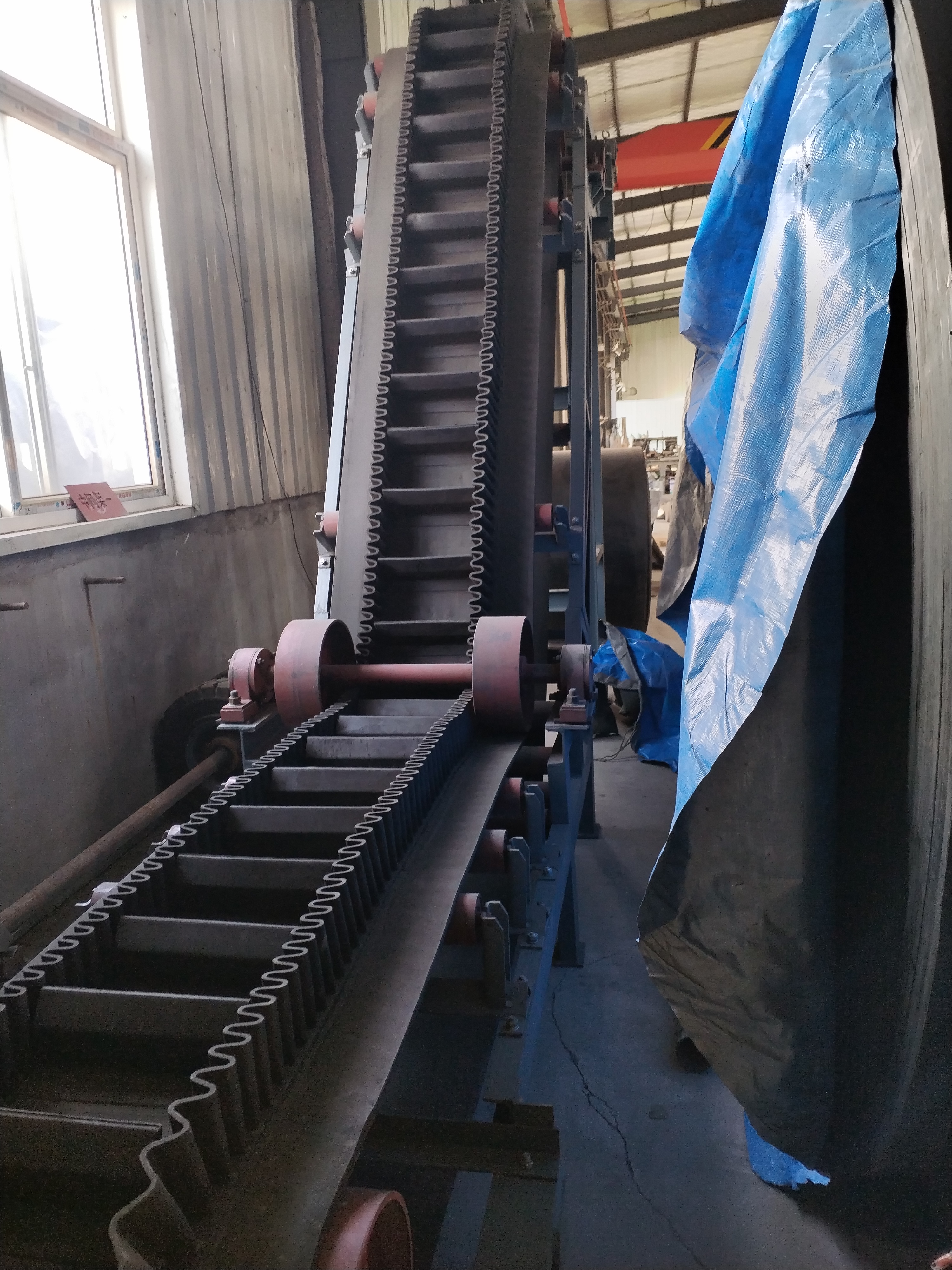 膠州帶式輸送機,青島樂途行工業設備.jpg 膠州帶式輸送機,青島樂途行工業設備.jpg